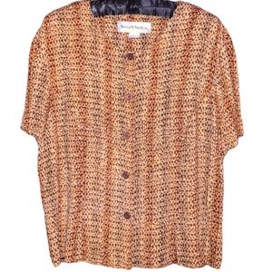 3/10 Vintage button up blouse